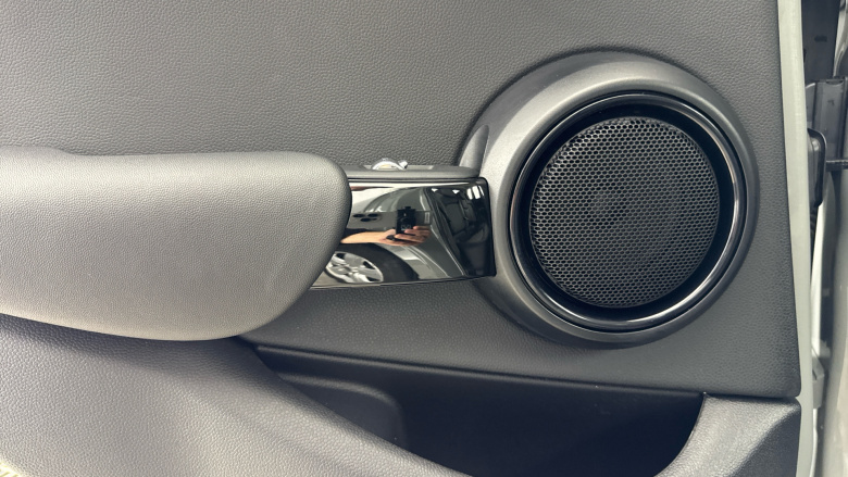 MINI Hatchback 1.5 Cooper Classic 5dr Auto [Nav Pack] Petrol Hatchback